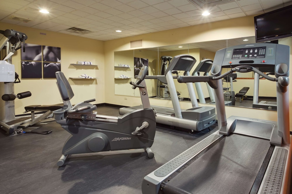 Country Inn & Suites by Radisson, Crystal Lake, IL 21/42