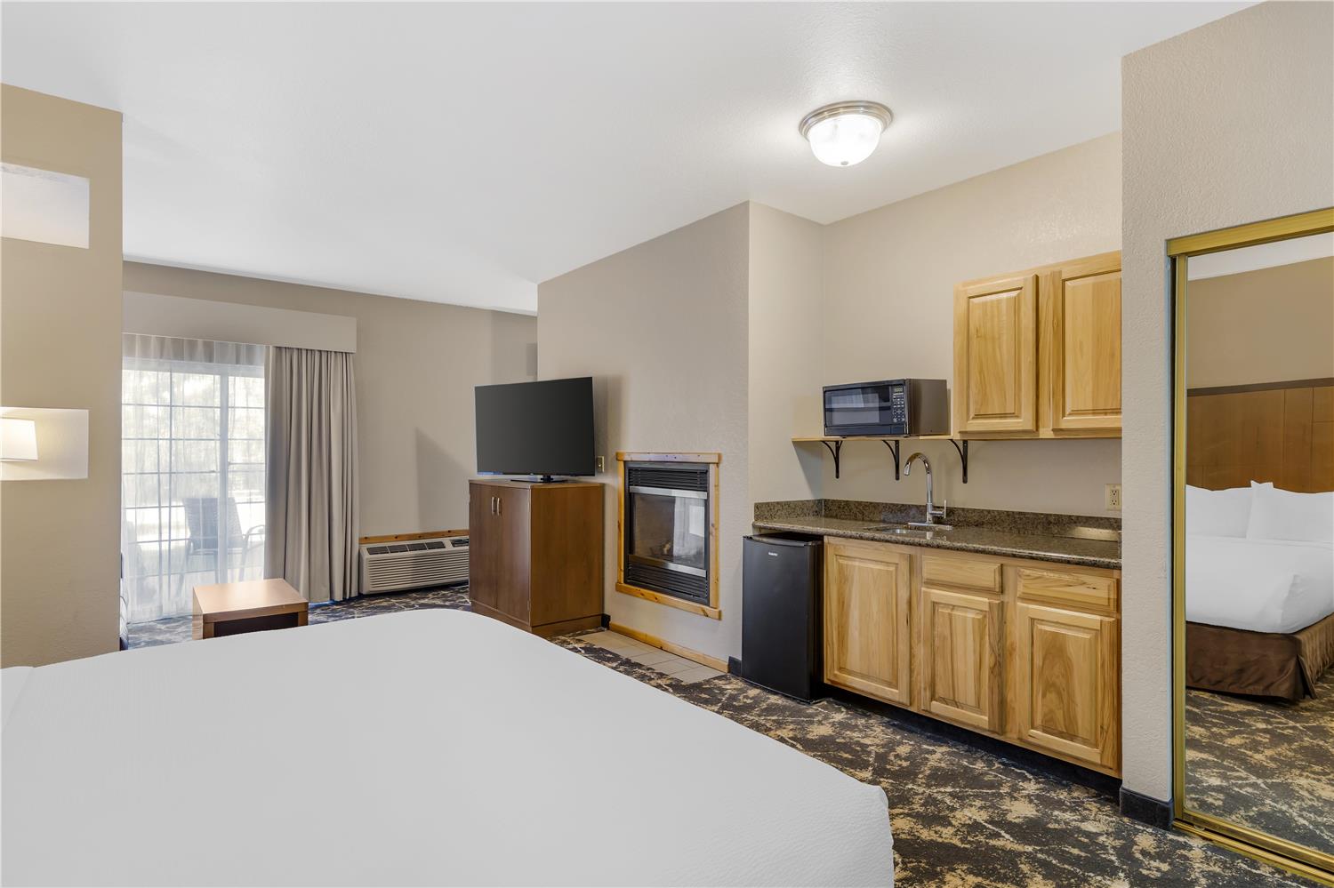 Suite, King Bed, River View, Washing Machine, Balcony