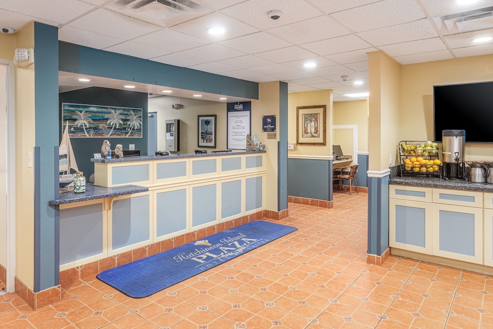 Hutchinson Island Plaza Hotel And Suites 10/63