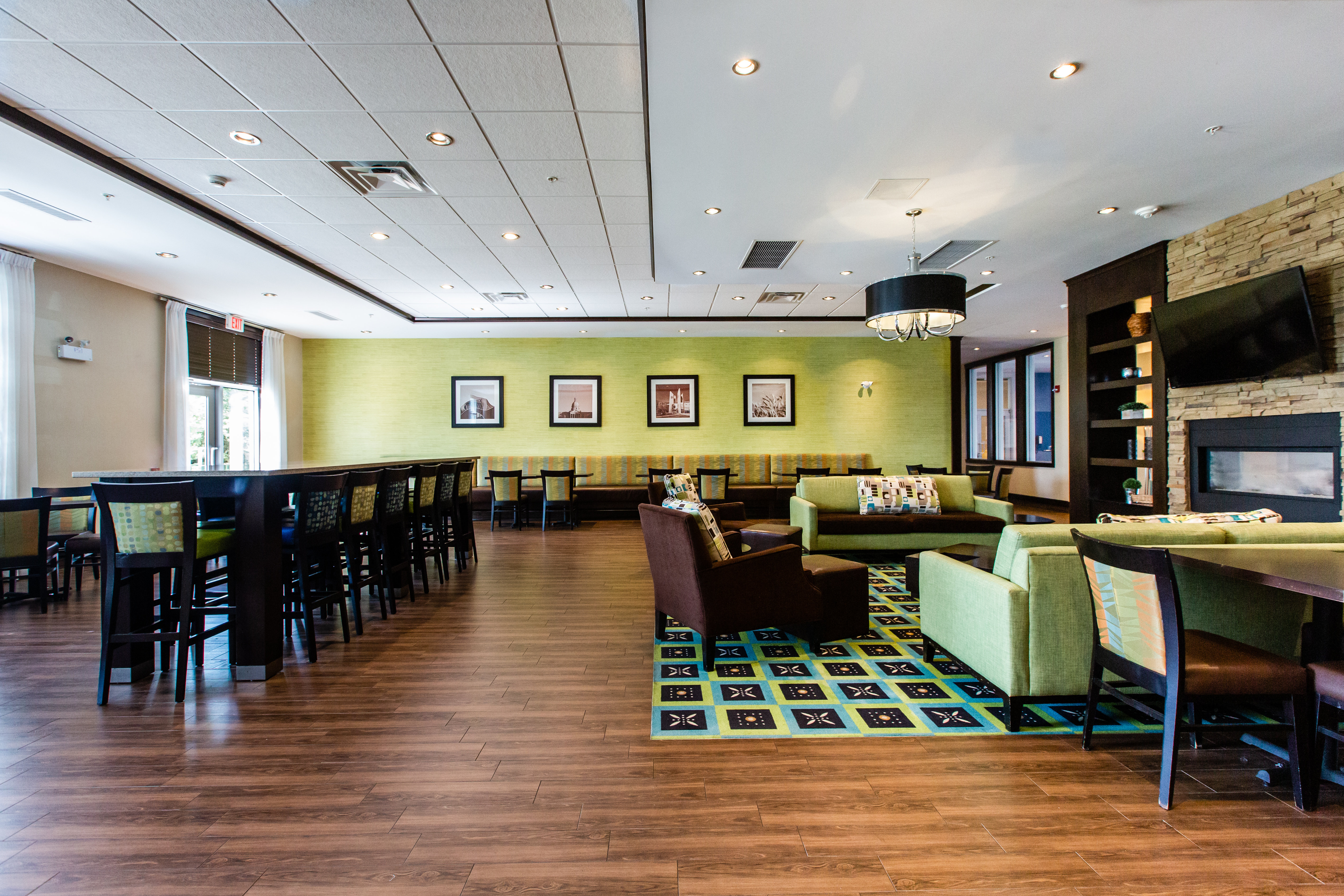 Holiday Inn Express & Suites Spruce Grove - Stony Plain 56/68