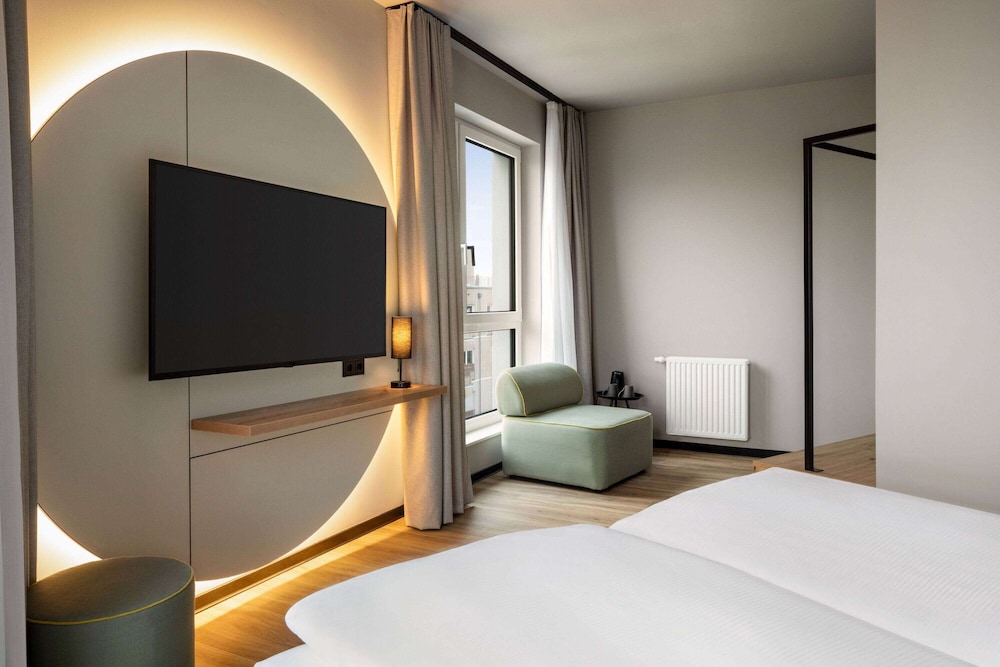 غرفة كومفورت بسرير كوين، B&B HOTEL Berlin-Kreuzberg 8/14