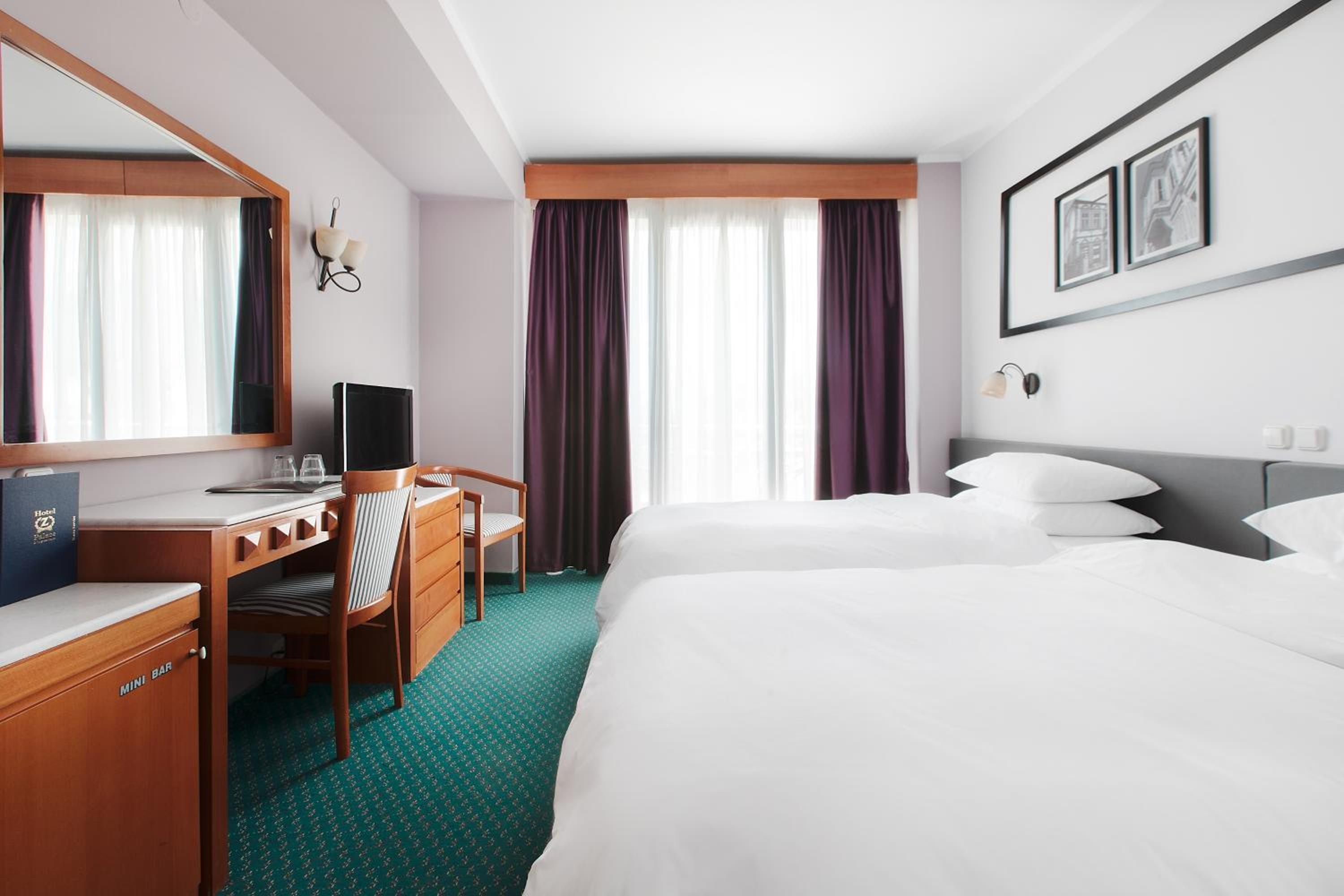 Deluxe, Twin Beds