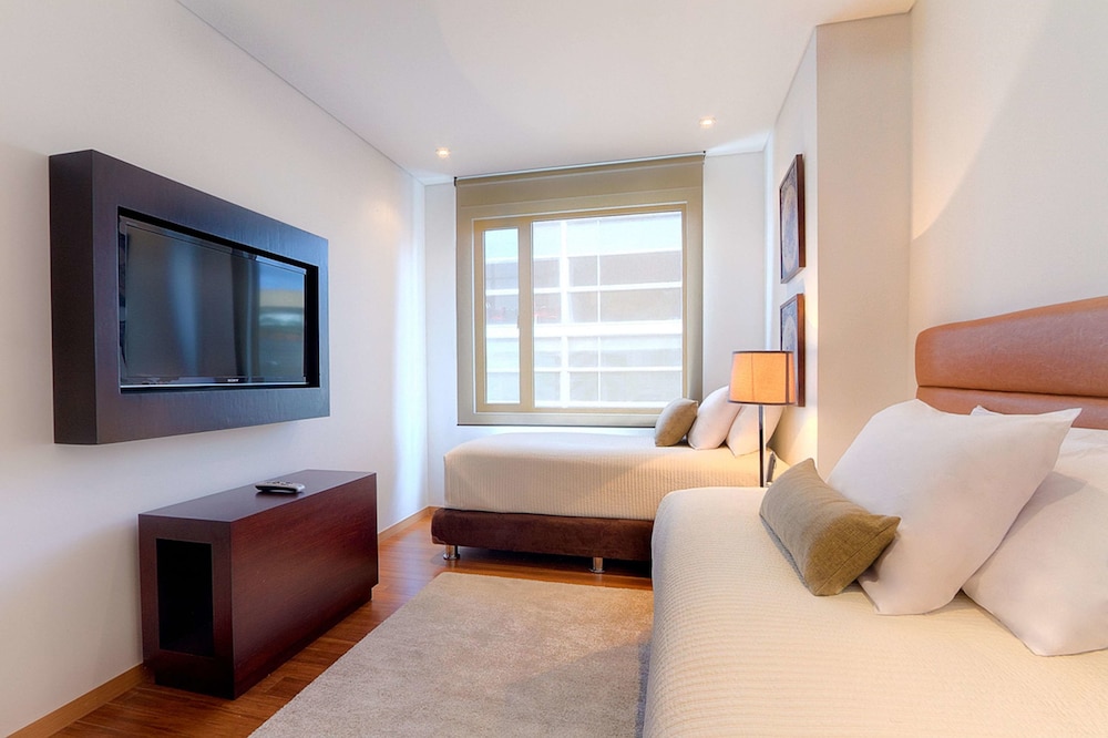 Hotel 93 Luxury Residences 48/69