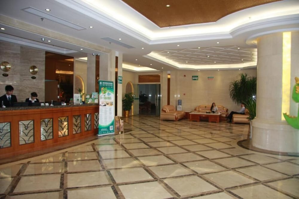 Lobby at GREENTREE INN SHANTOU CHENGJIANG ROAD BUSINESS HOTEL, SHANTOU