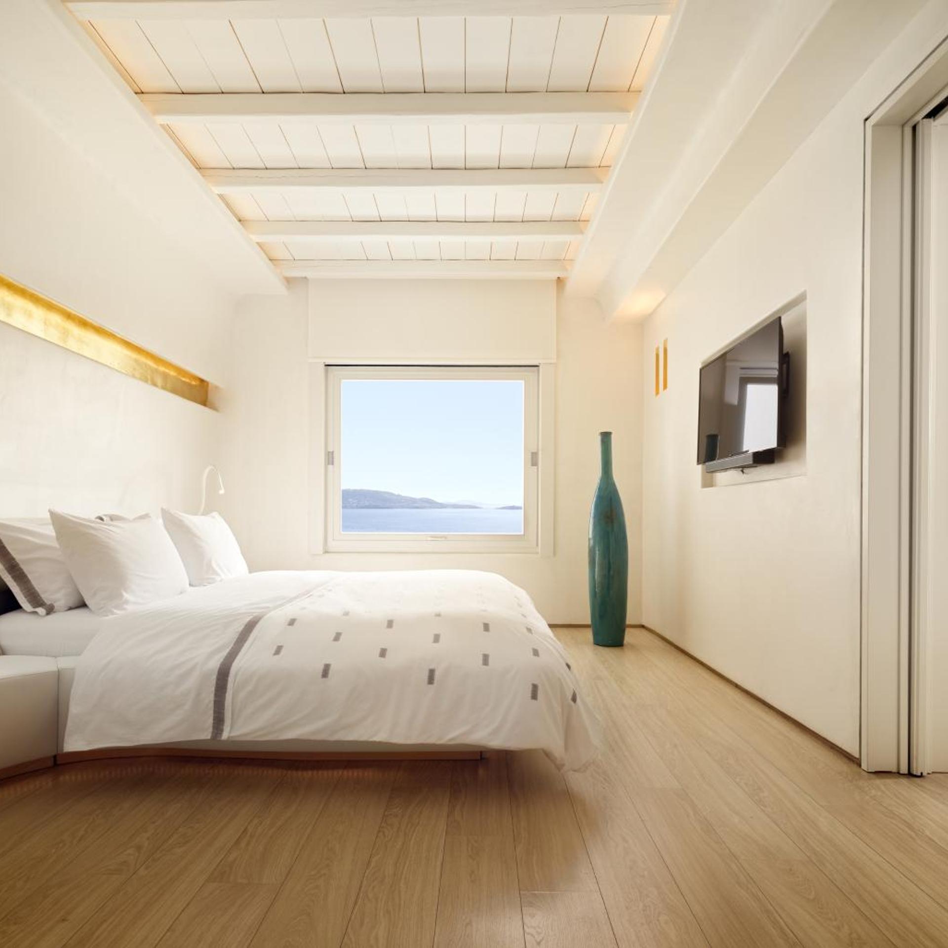 Suite, Outdoor Jetted Tub