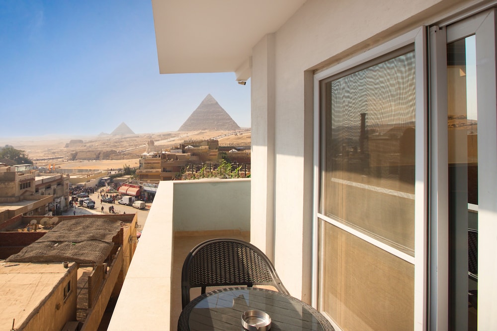 Mamlouk Pyramids Hotel 6/68