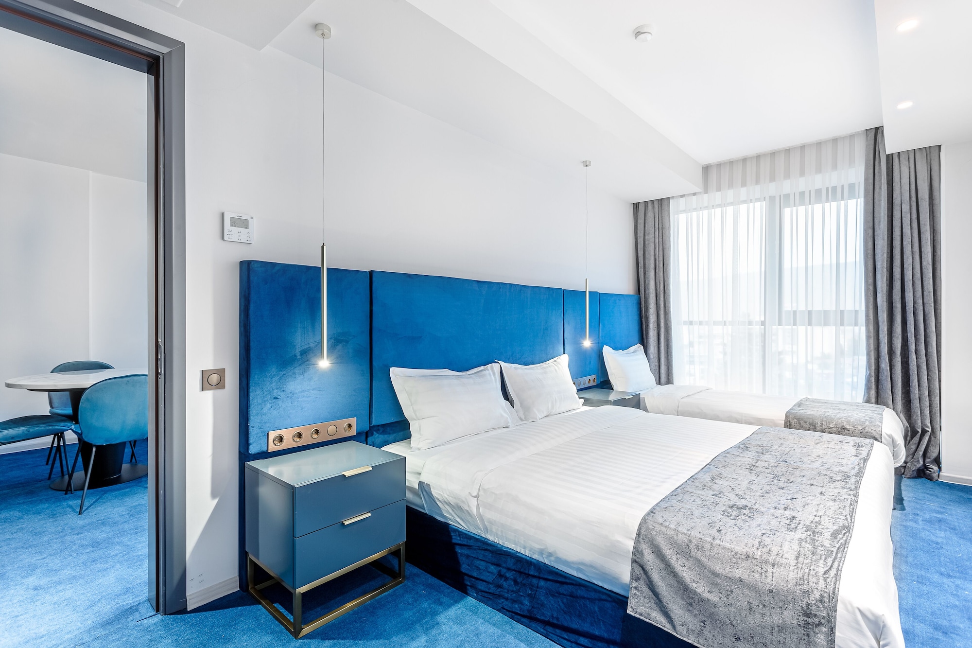 DELUXE, KING BED, BALCONY, SMOKING
