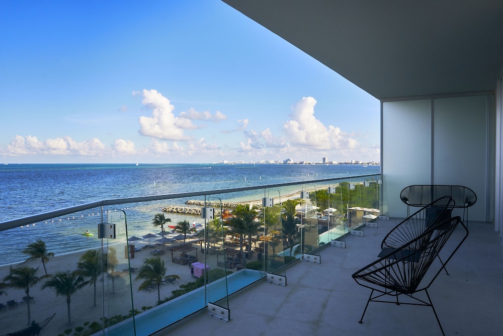 SLS Cancun 68/72