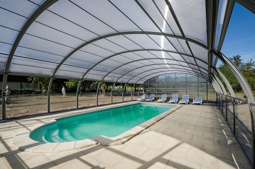 swimming pool spa