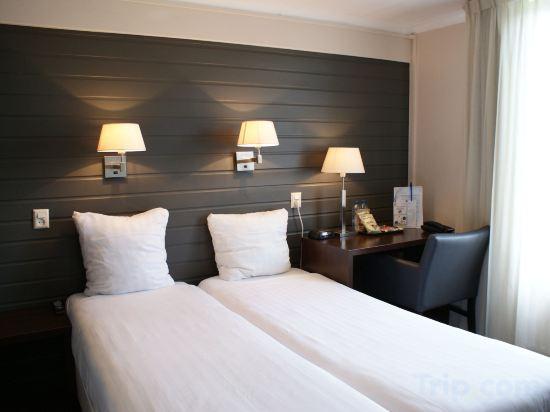 Semi Room, Semi Double Bed