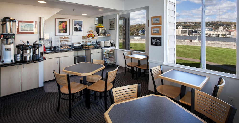 South Pier Inn 33/50