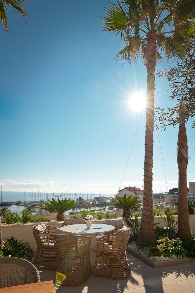 Mirari Boutique Hotel 28/31