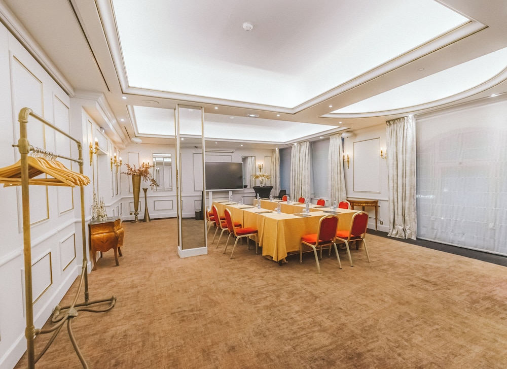 Hotel Carlton 47/70