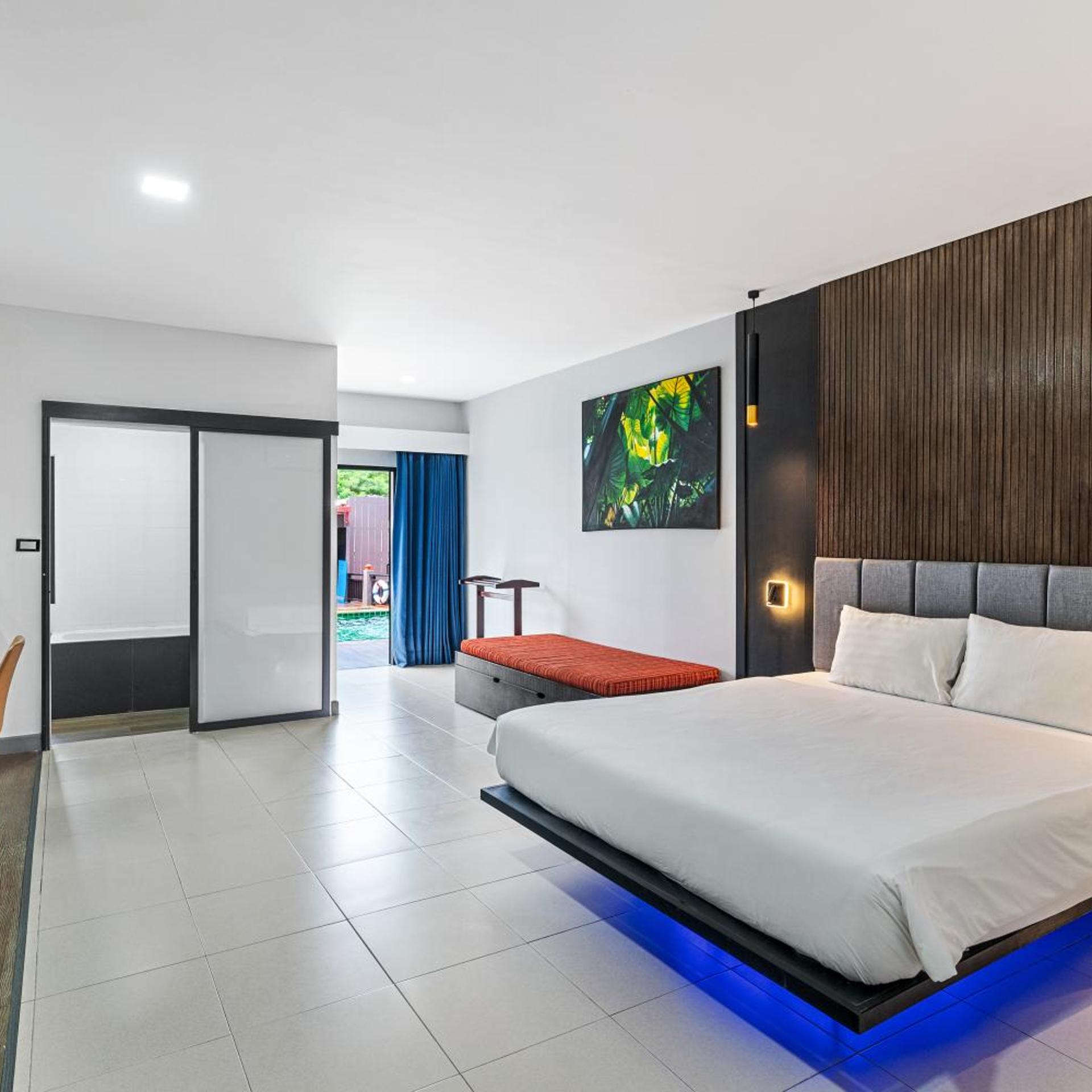 Deluxe, Double Bed, Pool Access