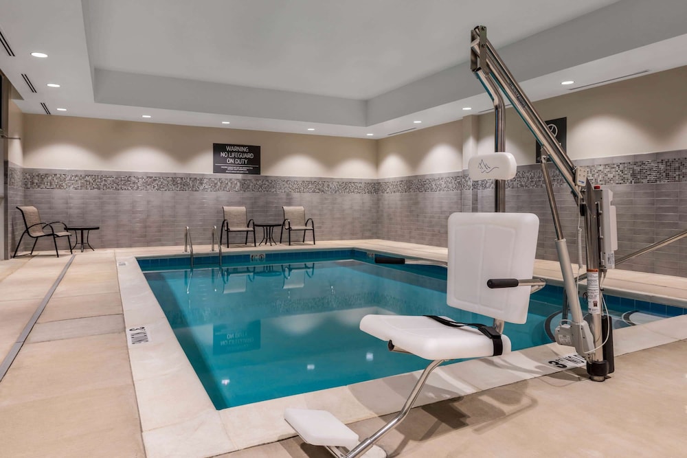La Quinta Inn & Suites by Wyndham Greensboro Arpt High Point 28/52