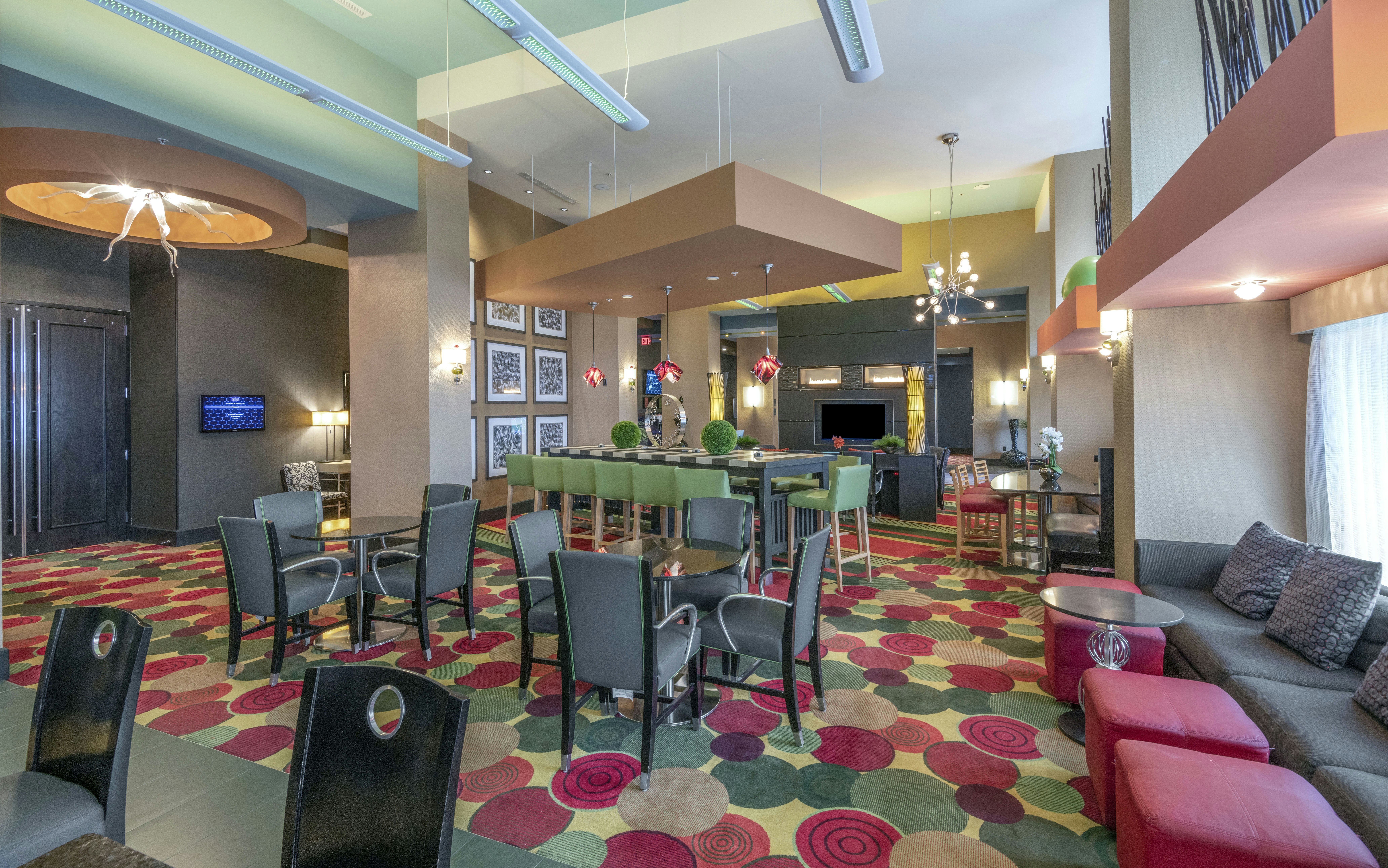 Hampton Inn And Suites Raleigh Crabtree Valley Nc 39/55