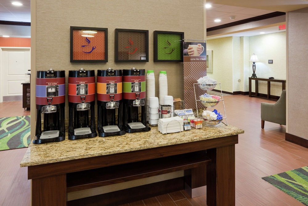 Hampton Inn & Suites Minneapolis/West-Minnetonka 18/25