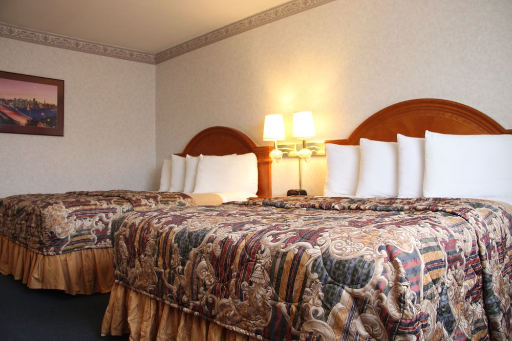 Nob Hill Motor Inn 16/40