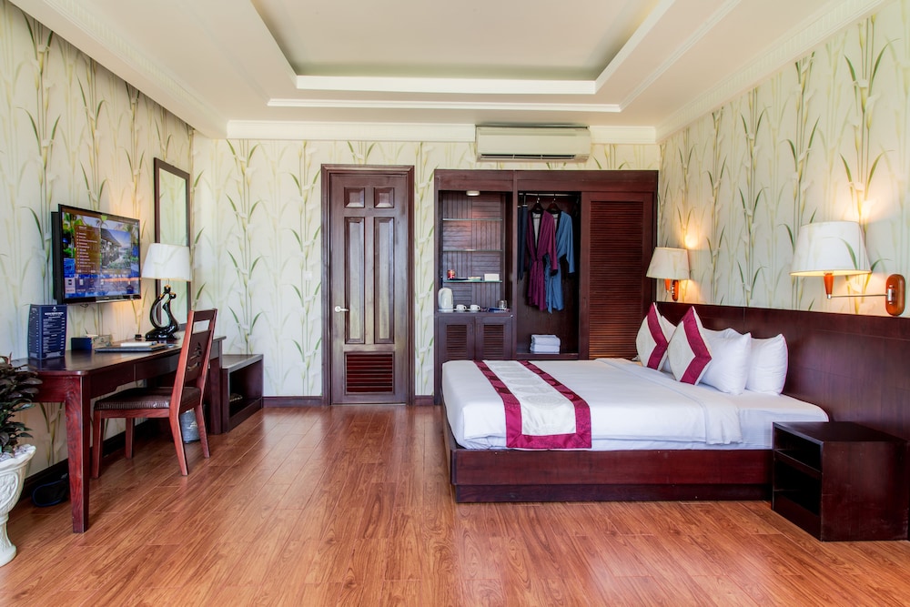 Carmelina Beach Resort 21/78