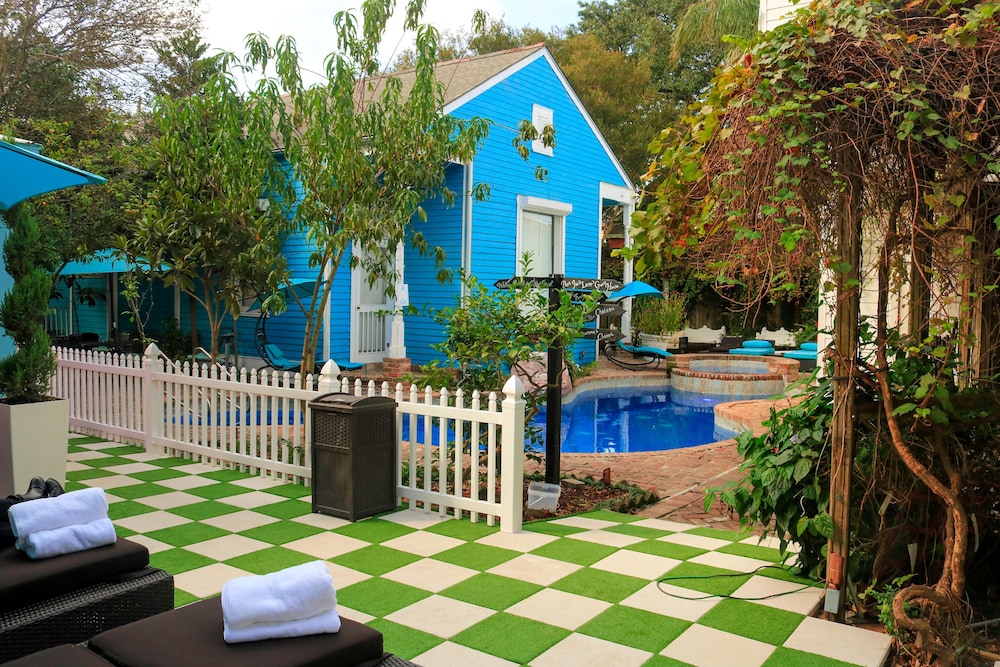 Best Location 7BR Next to FR Quarter! By YouRent 38/48