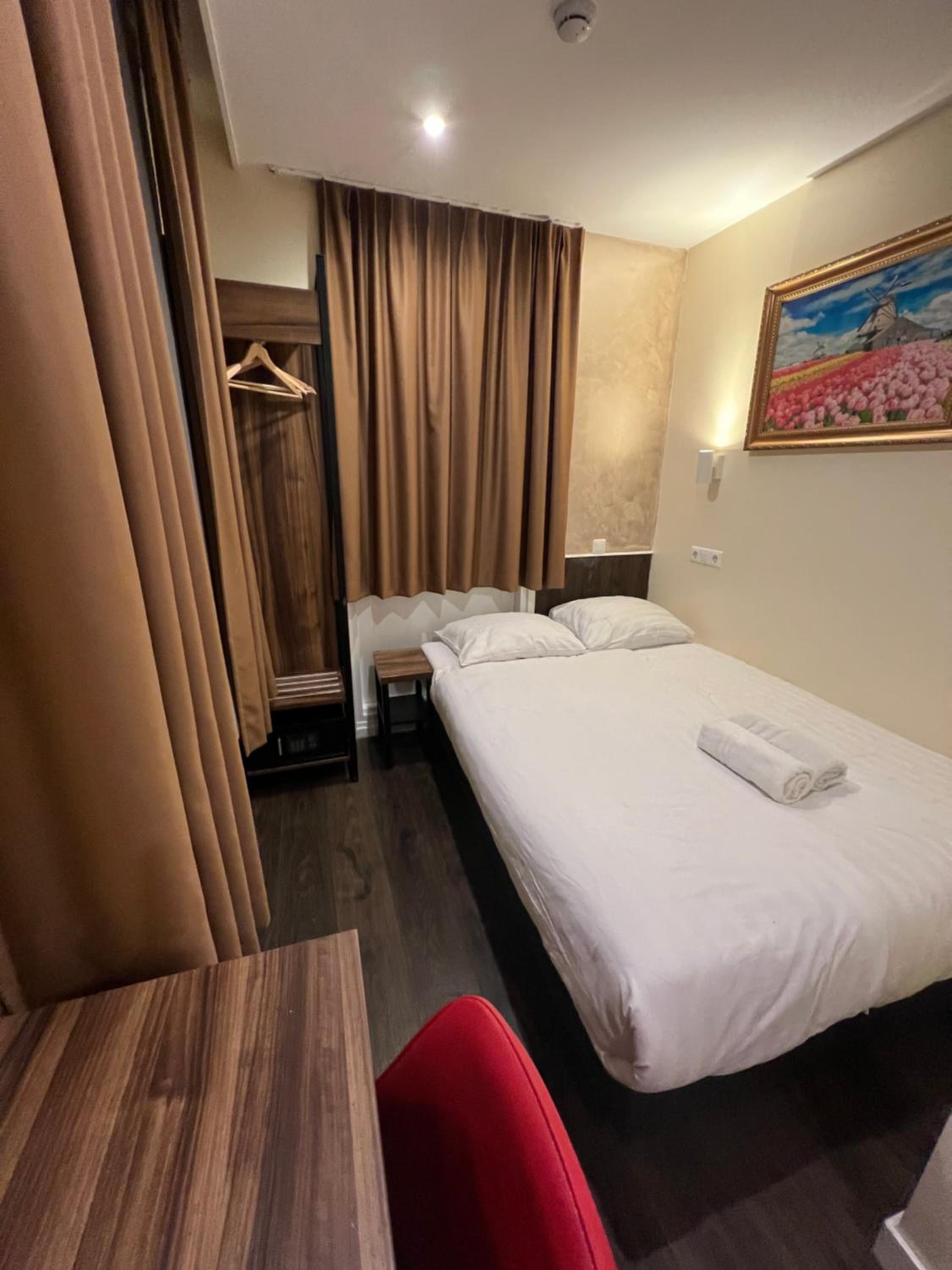 Dam Hotel 39/55