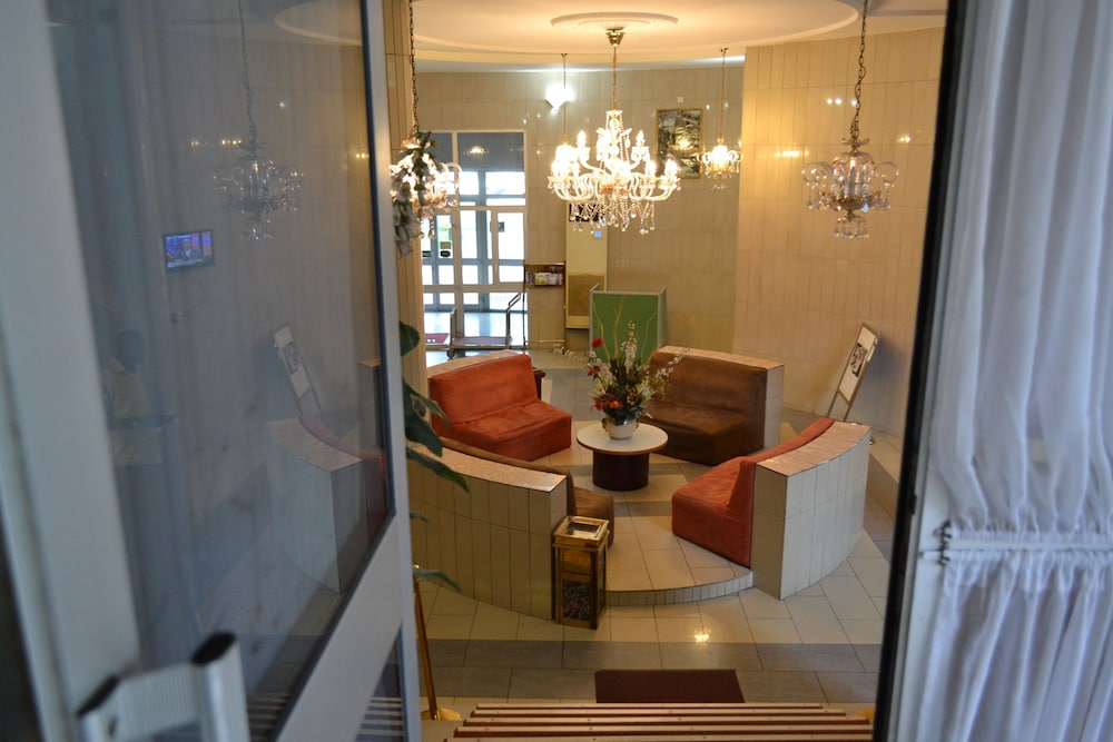 Peninsula Plaza Hotel 21/35