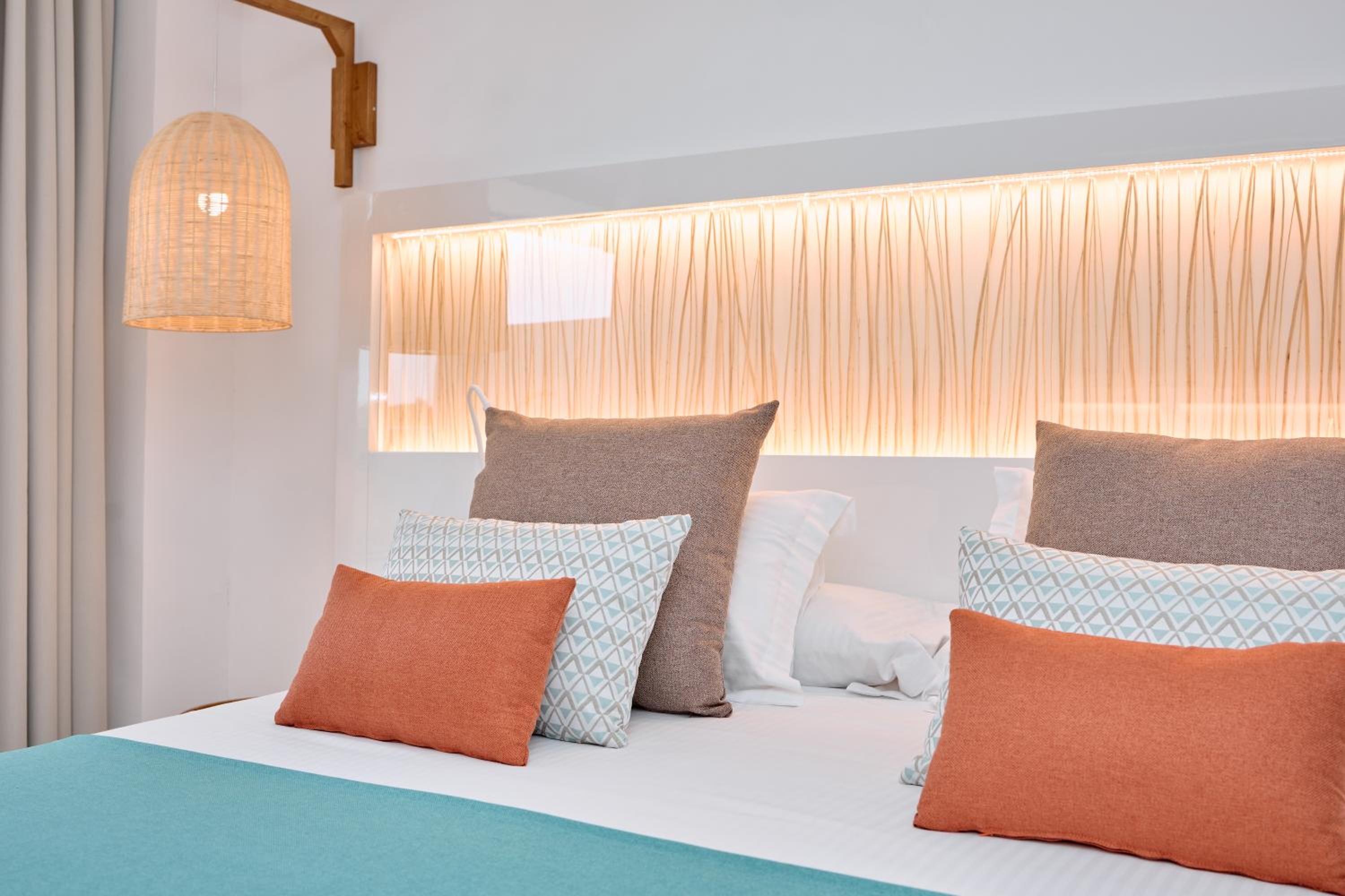 غرفة بسريرين منفصلين بإطلالة على المسبح، Ipanema Beach Hotel 3/5