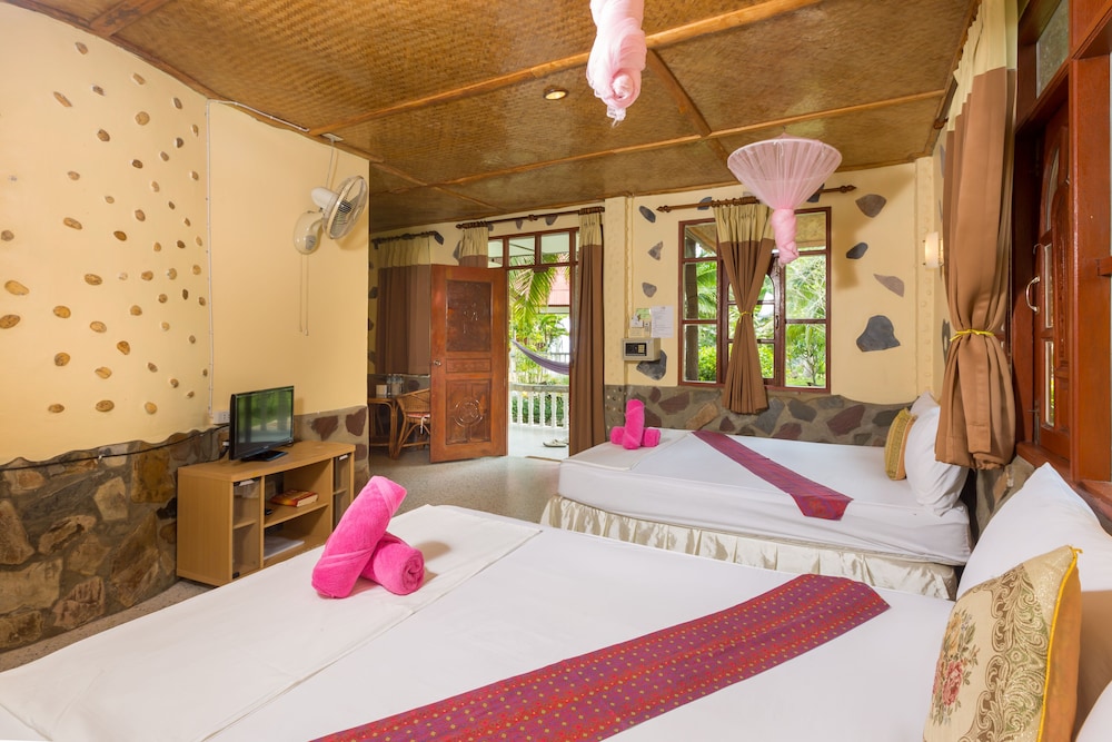 BOTTLE BEACH 1 RESORT 21/74