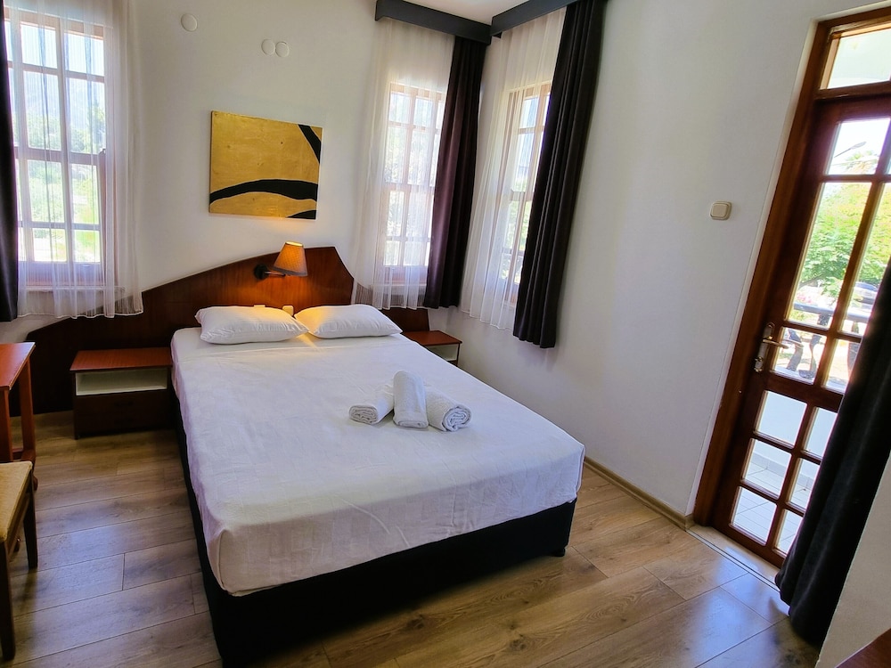 Sima Hotel 4/34
