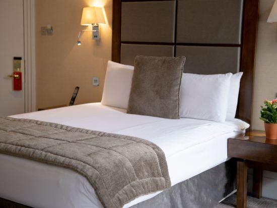 Superior, Single, King Bed