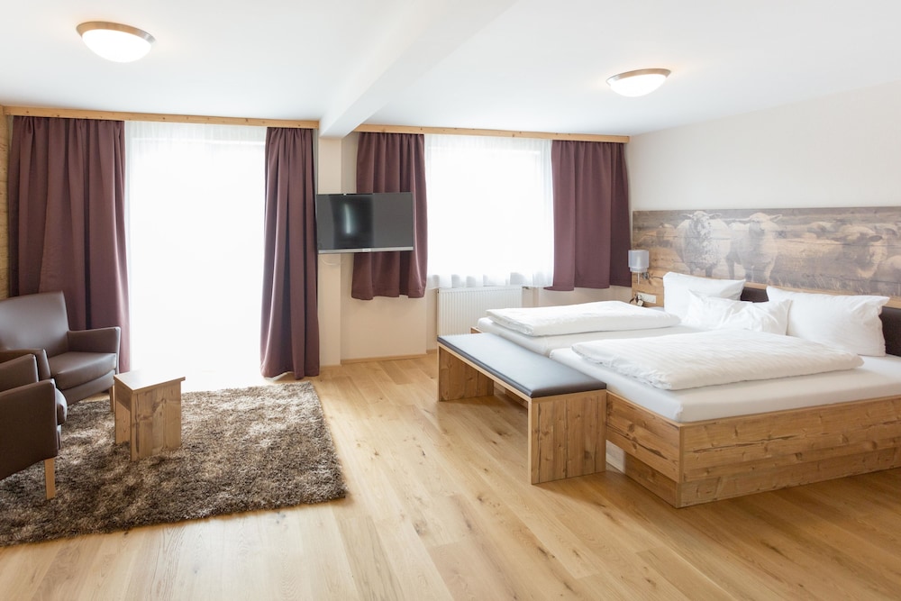 Plus, Junior Suite, Superior, Double Bed, Sofa, Balcony