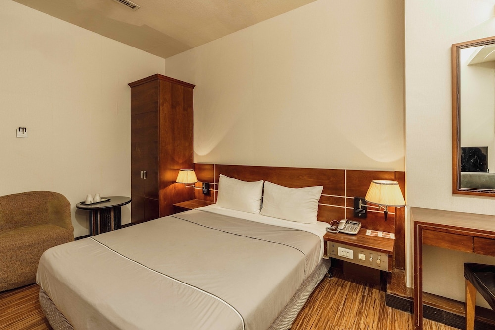 Hwa Nan Hotel 28/70