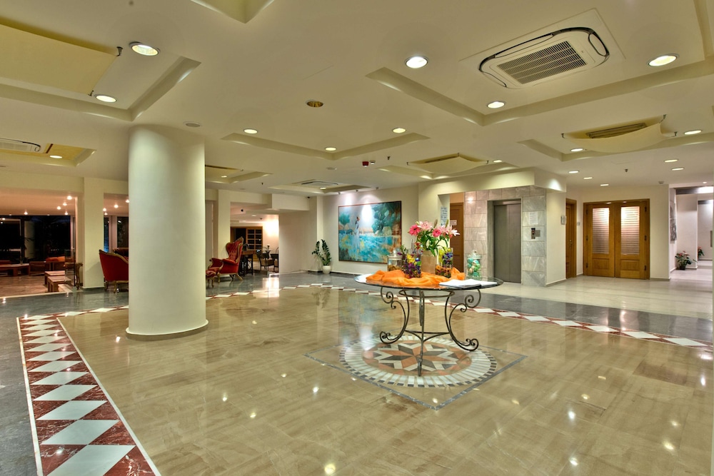 Minos Hotel 7/50