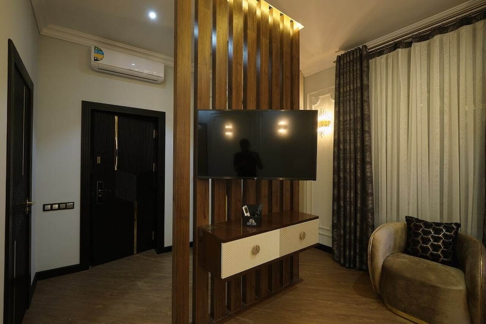 East Star Hotel 29/50