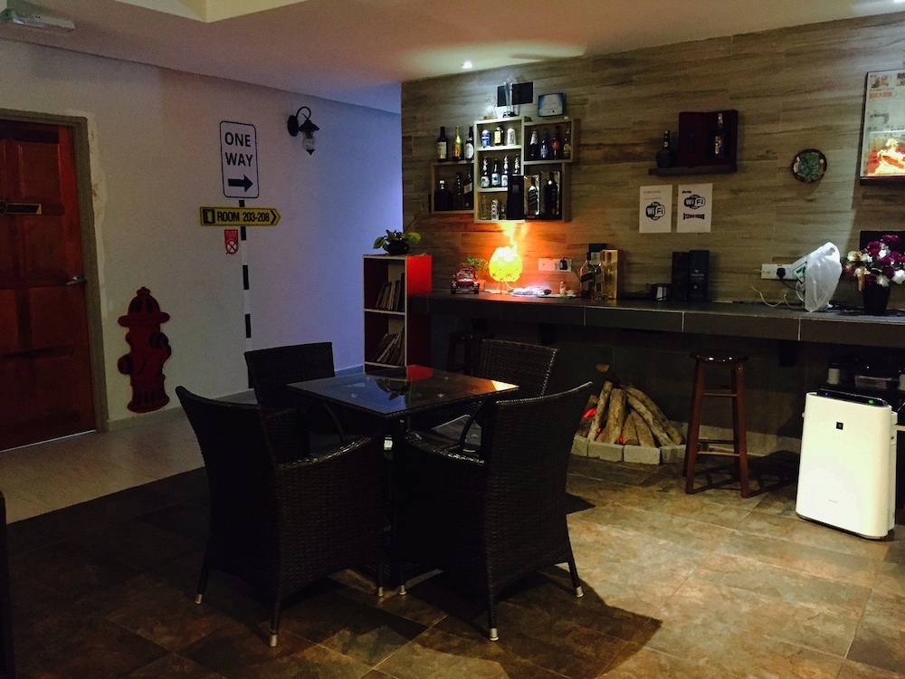 91 Street Boutique Inn 32/45