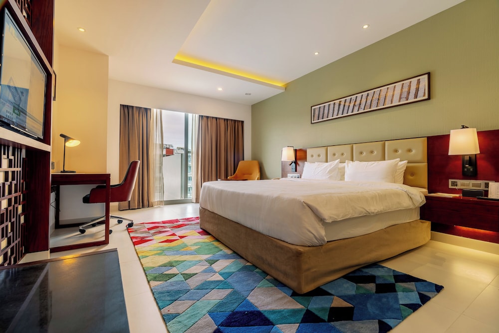 Premium, King Bed, Hill View