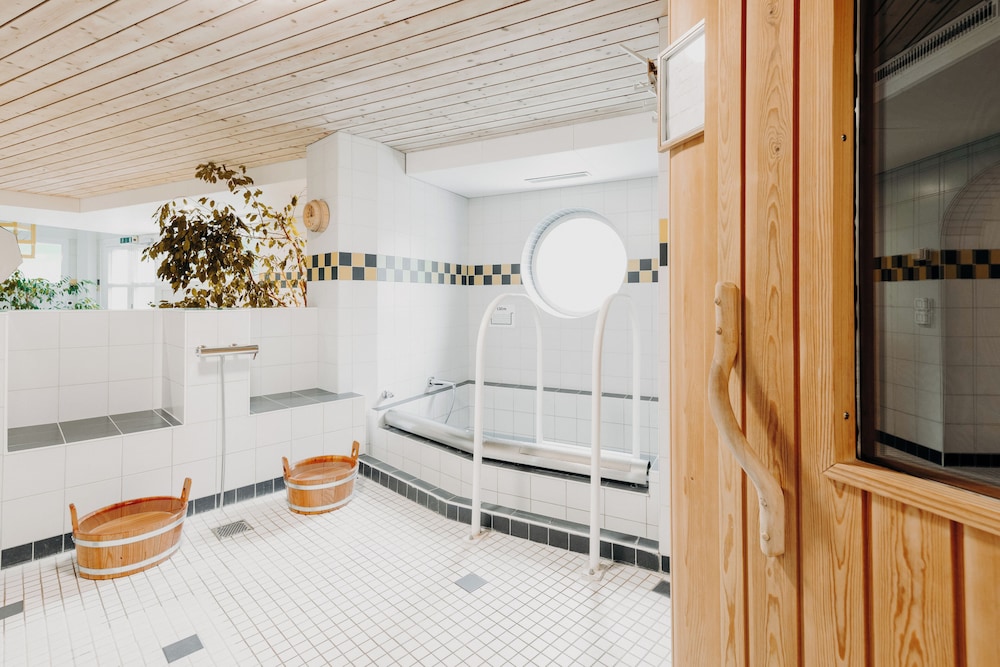 Parkhotel Schoenegg 27/50
