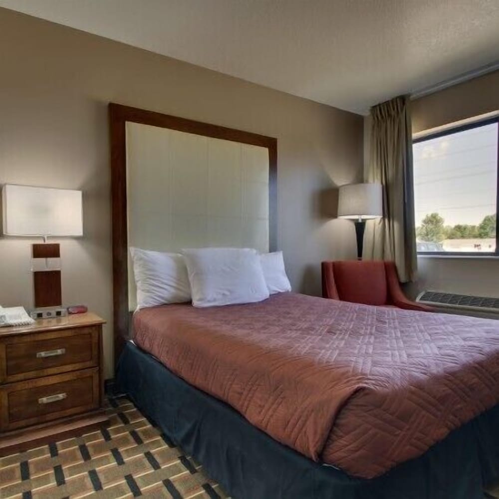 HERITAGE GRAND INN 24/100