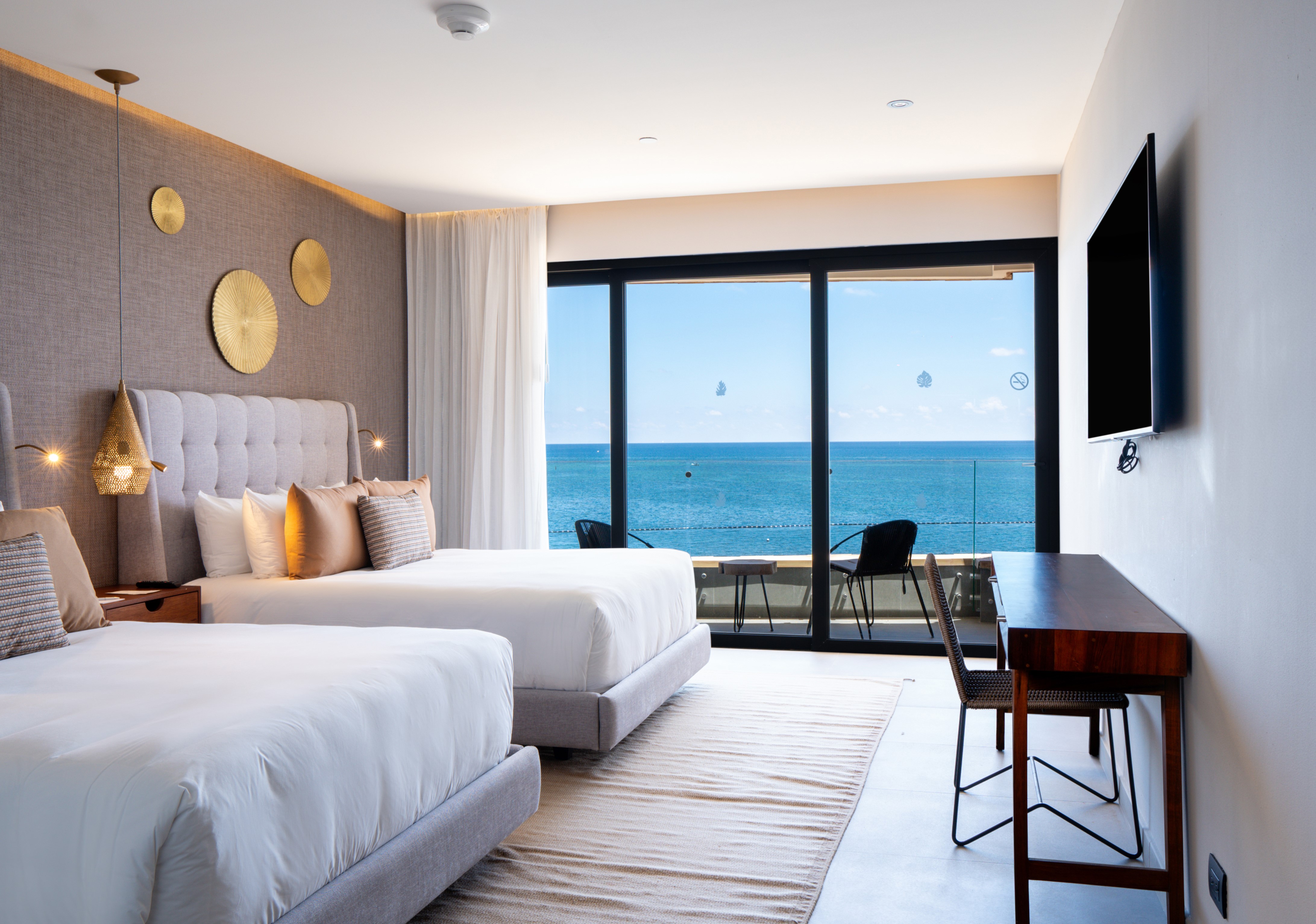 3 Bedrooms, Residence, Ocean Front