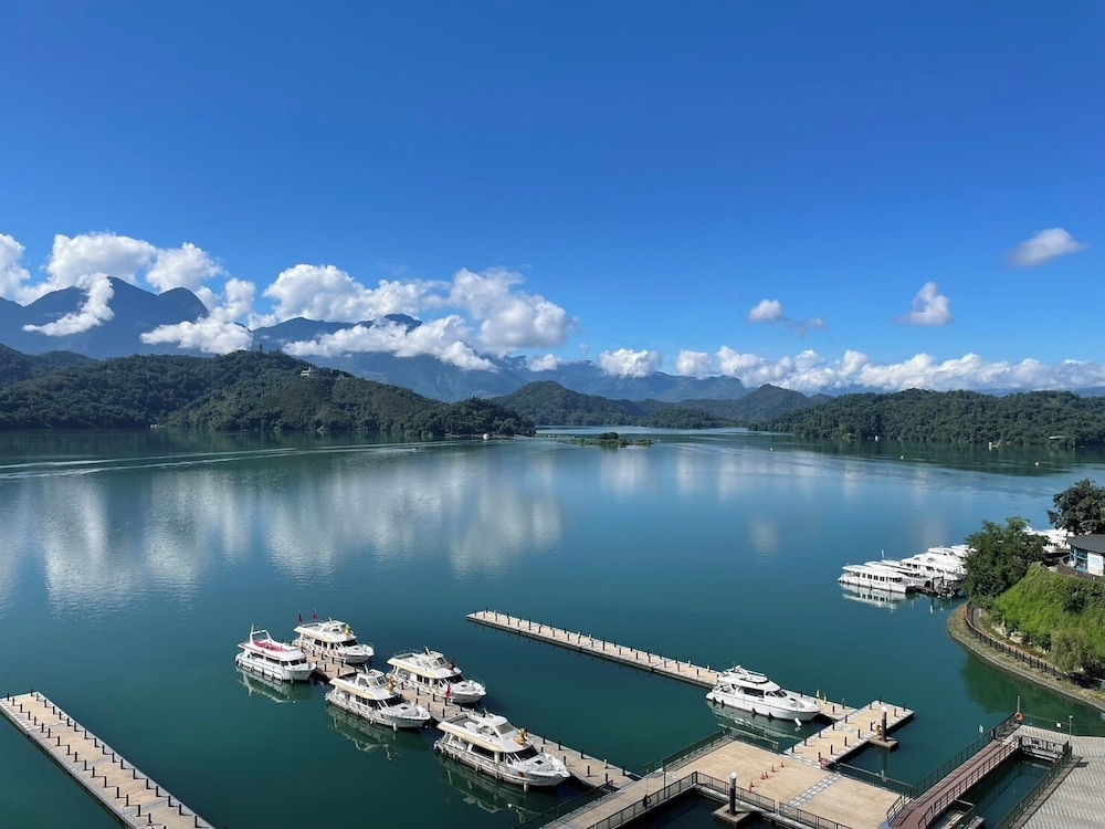 Sun Moon Lake Apollo Resort Hotel 29/40