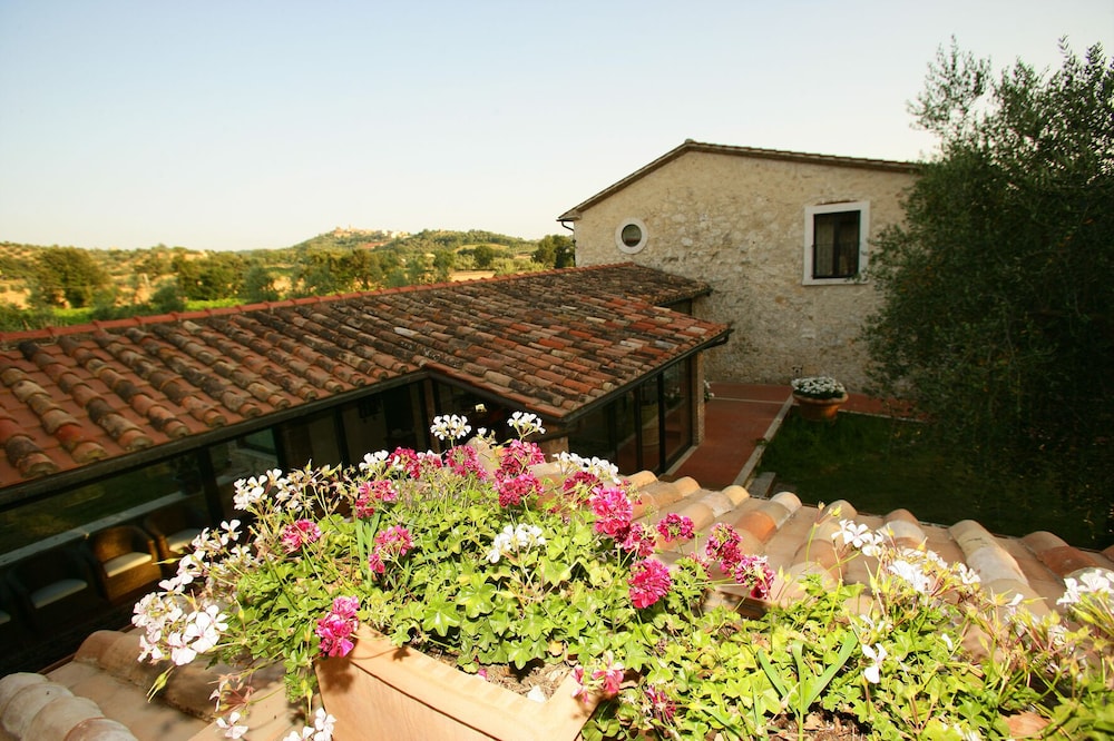 Relais Villa Acquaviva 67/71