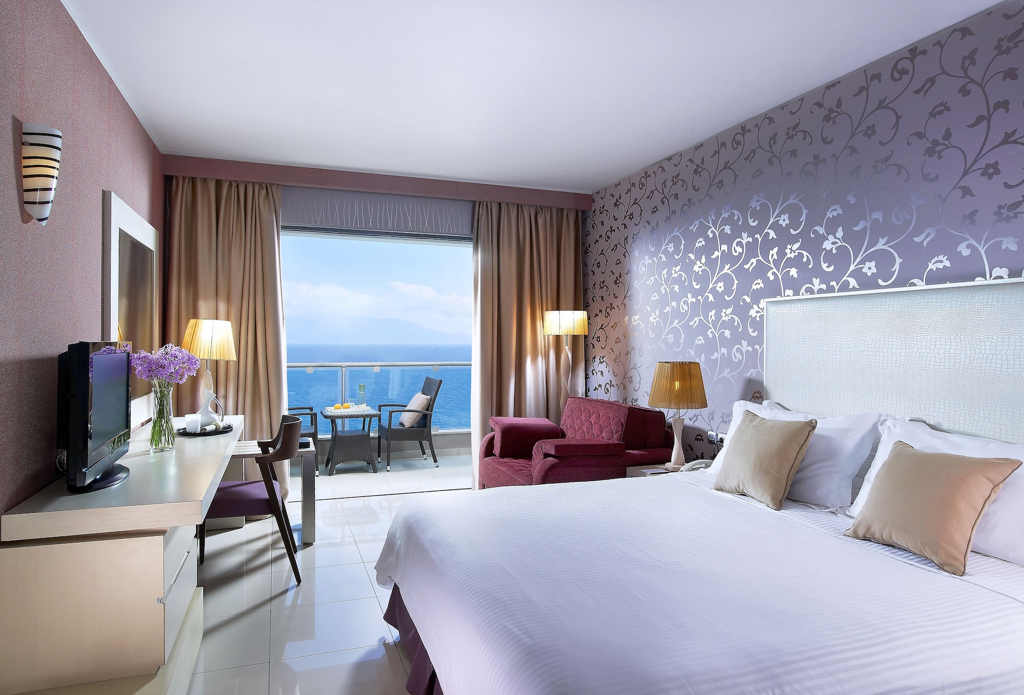 STANDARD, SEA VIEW