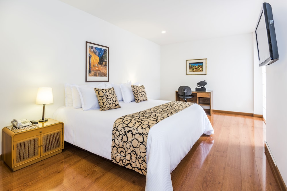 Travelers Apartamentos Y Suites Fontana Plaza 2/47