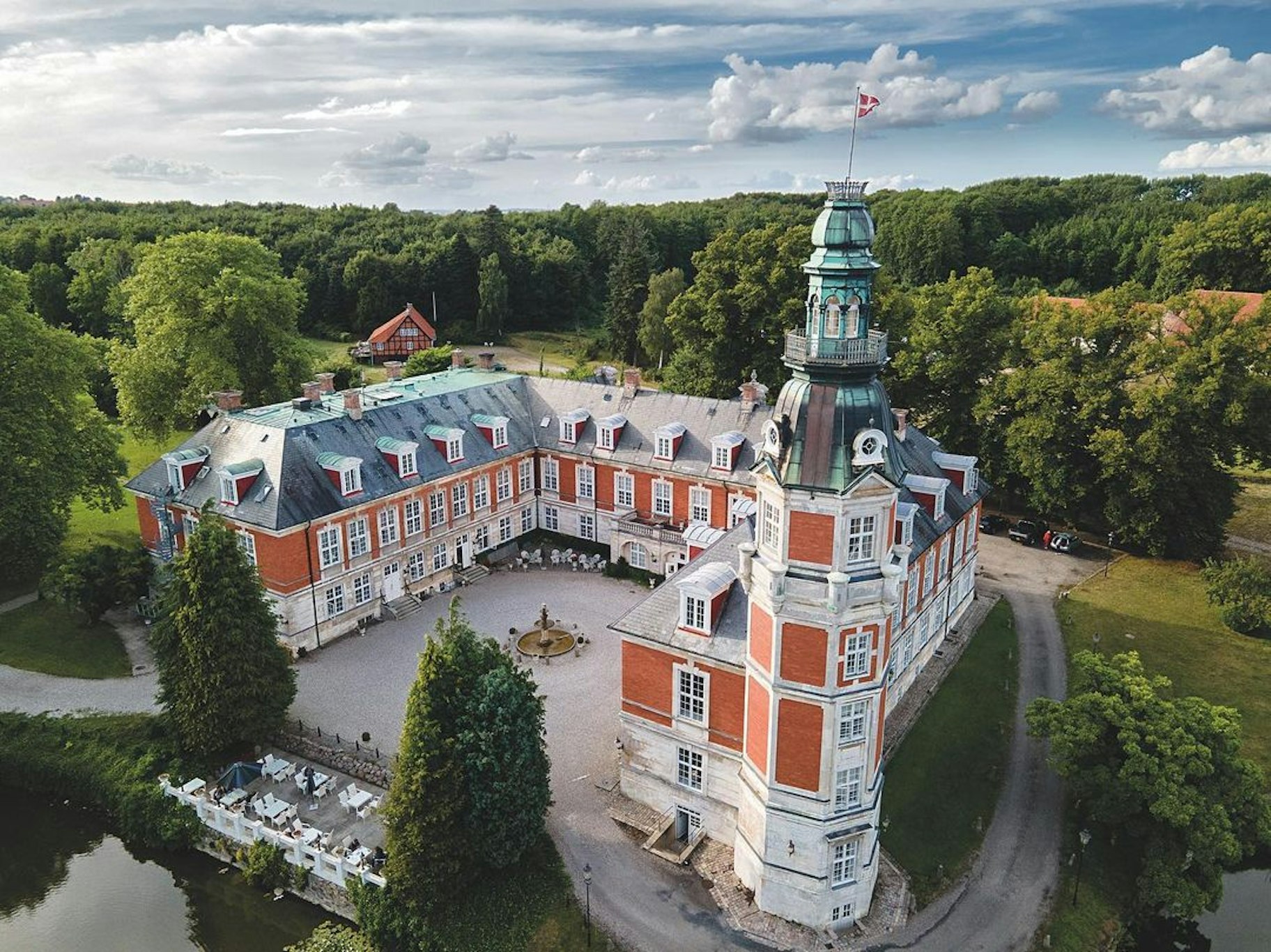 Hvedholm Slotshotel 1/32