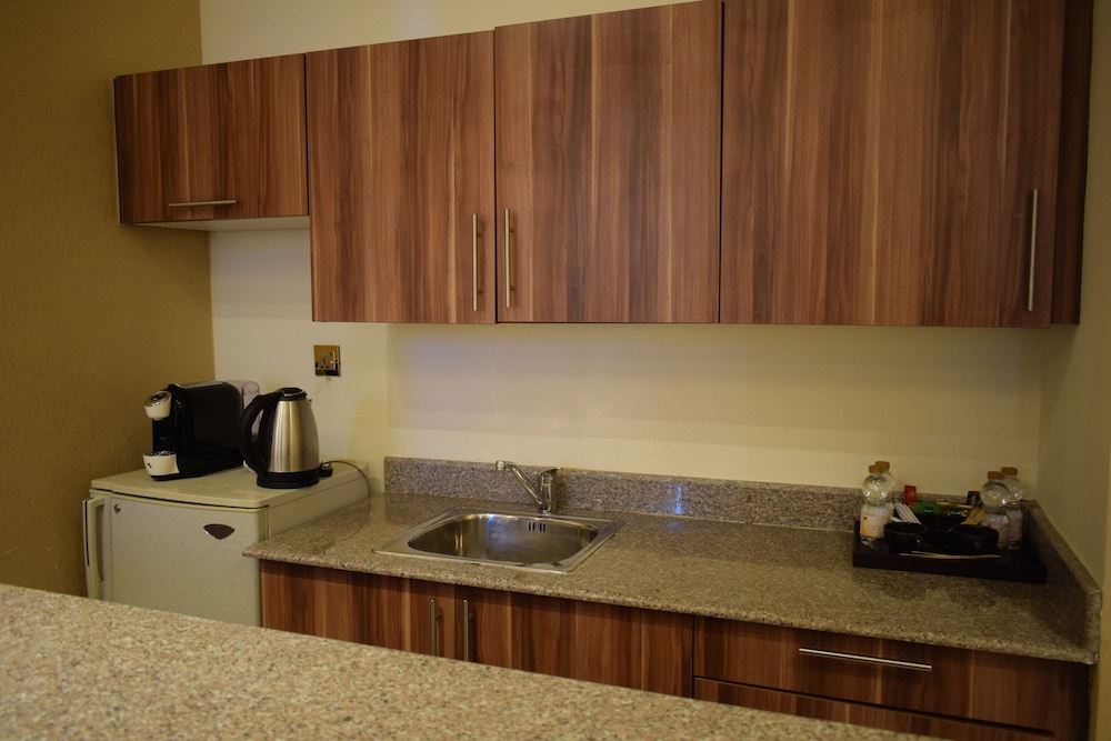 Saraya Corniche Hotel 72/83