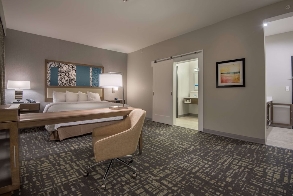 Hampton Inn Suites Dallas the Colony Tx 34/48