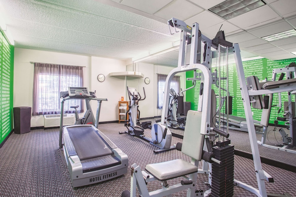 La Quinta Inn & Suites by Wyndham Myrtle Beach Broadway Area 29/54
