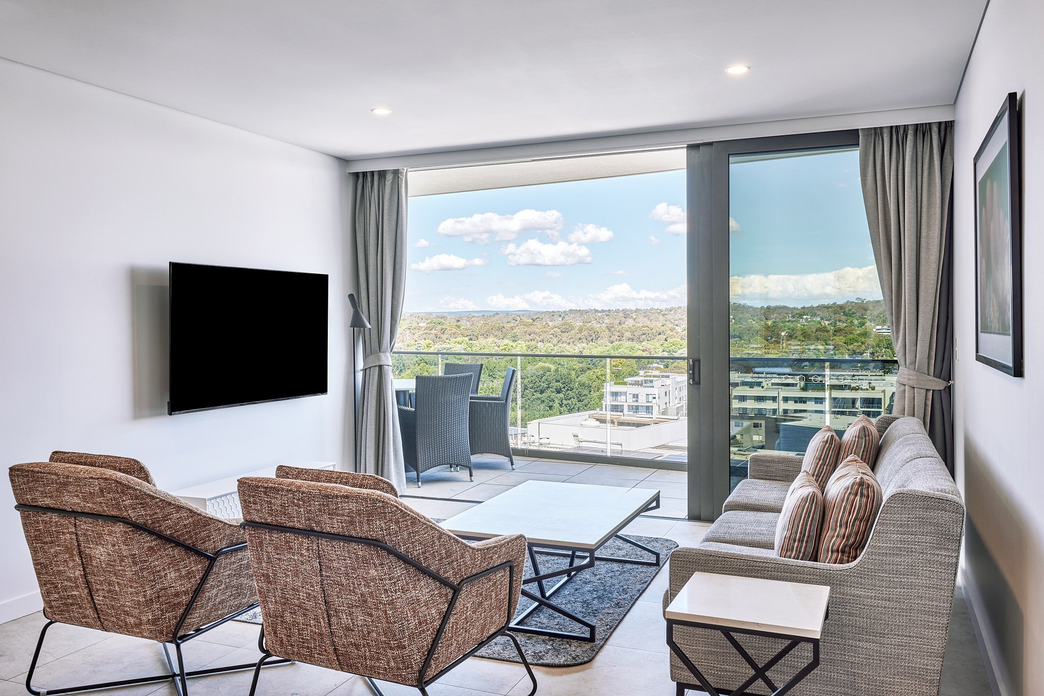 Meriton Suites Canberra 42/50