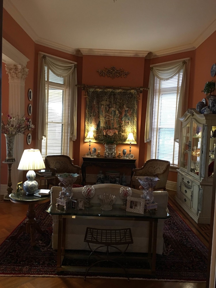 Burke Mansion 22/43