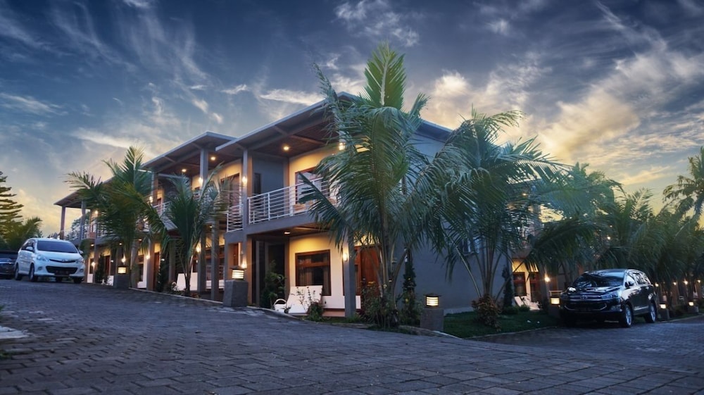 Grand Harvest Resort and Villas 5/75